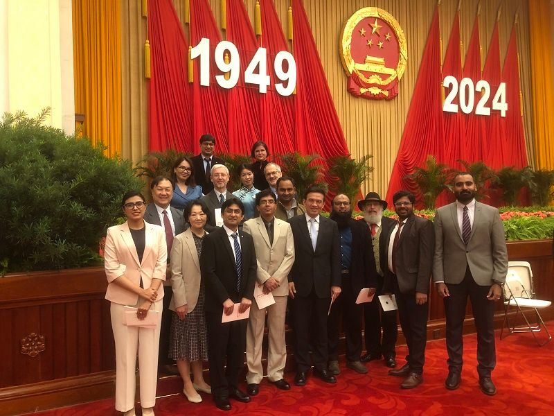 我校外國專家參加慶祝中華人民共和國成立75周年外國專家招待會