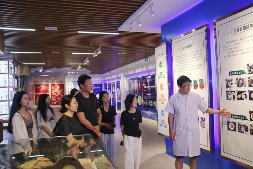 從課堂到實踐:探尋中(蒙)醫藥之美