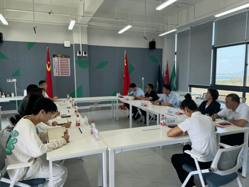 張京澤調(diào)研檢查海南國際學(xué)院新學(xué)期工作