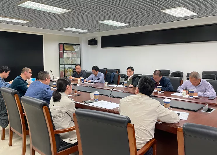 “域觀經(jīng)濟(jì)學(xué)”學(xué)術(shù)研討會(huì)在我校成功召開