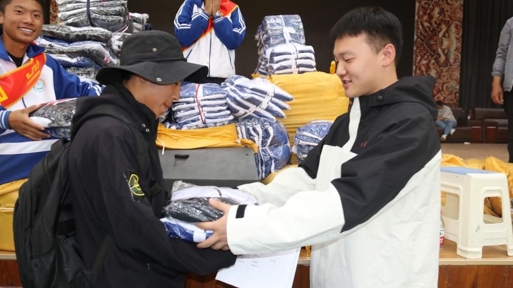 鑄牢共同體 中華一家親｜耕耘在雪域 桃李遍高原——西藏教師的執(zhí)教故事