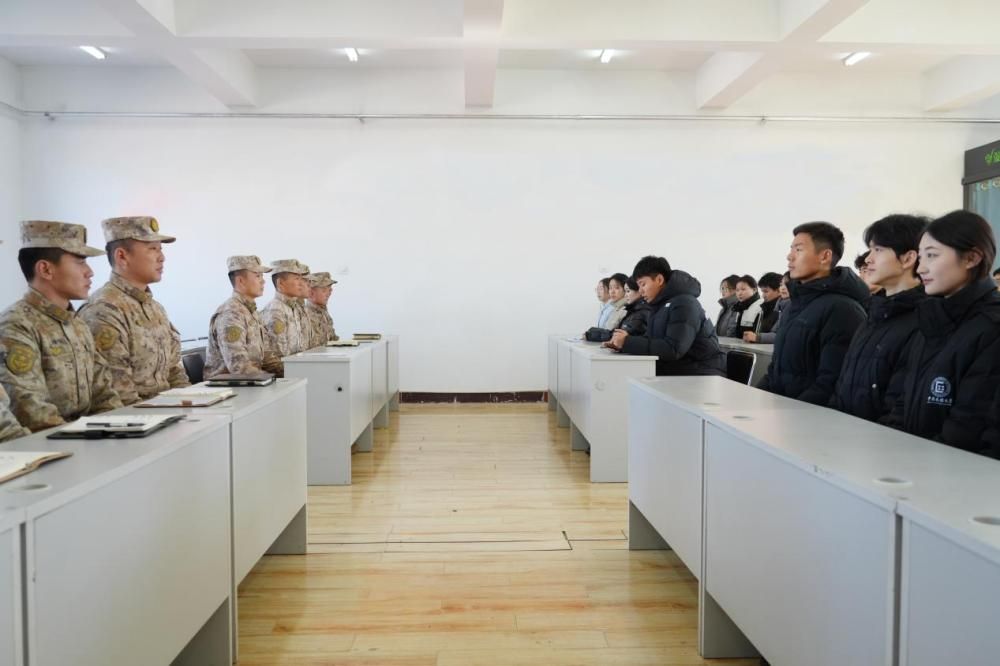 第82集團軍某旅“鋼八連”與中央民族大學開展聯學聯建活動