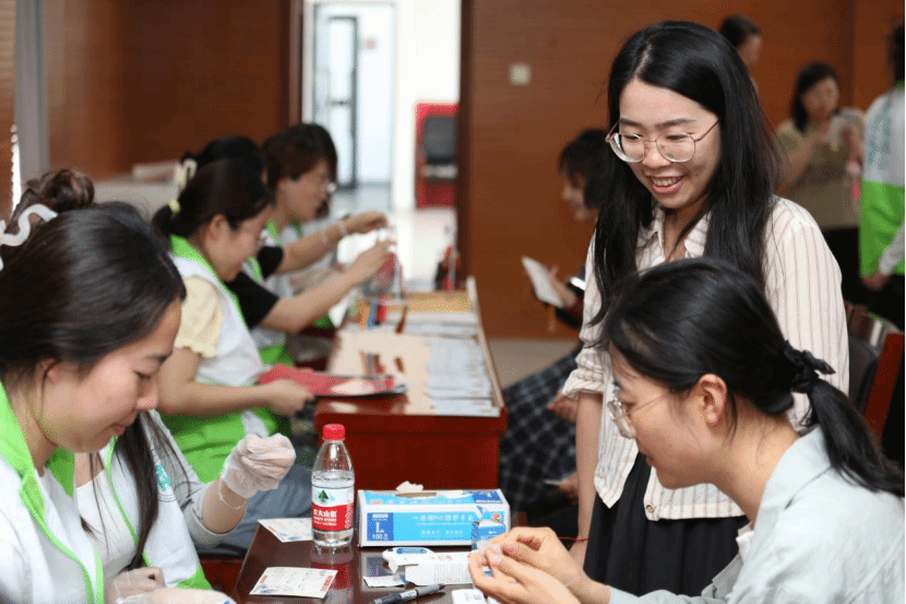 藥學院攜手多個單位開展紅色“1+1”黨支部共建義診活動