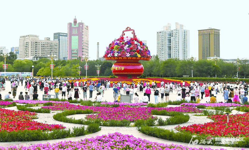 從歷史走向未來:各族人民共建大美新疆