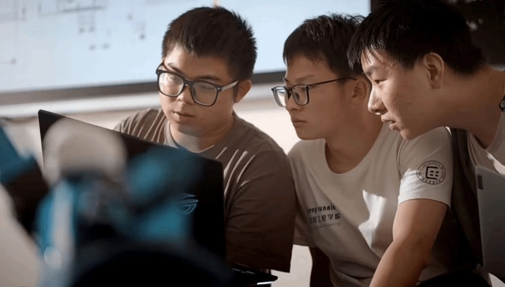 榜樣丨十佳大學(xué)生曹康杰：赤誠如日光，坦蕩若長風(fēng)