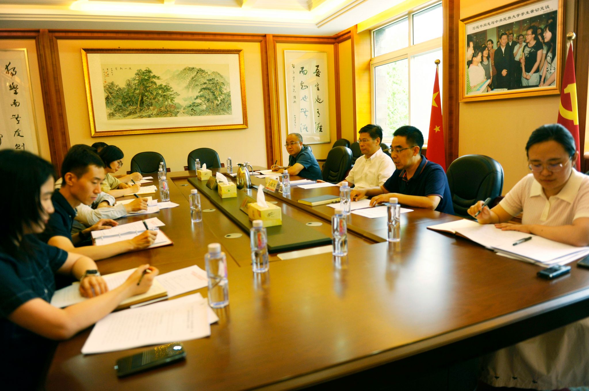 查顯友參加黨委辦公室、校長辦公室黨支部政治理論學習會