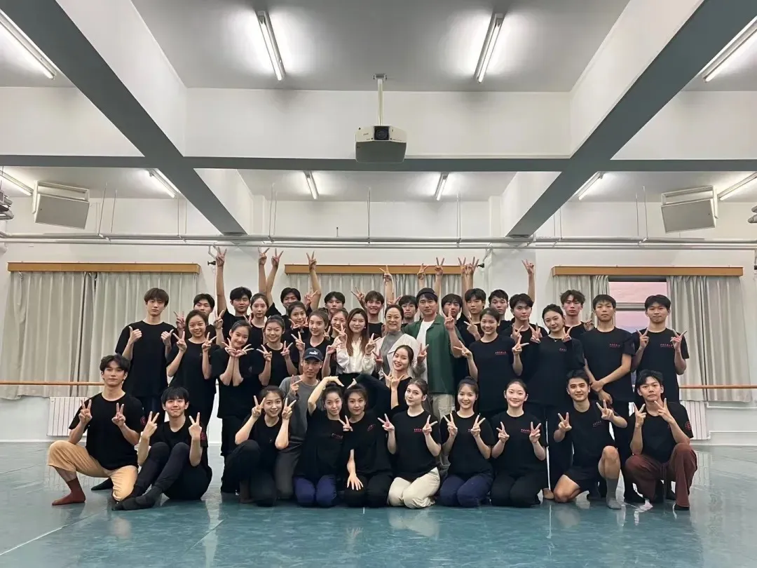 2022級舞蹈學(舞蹈教育)班榮獲“北京高校示范學生基層組織(班級)”