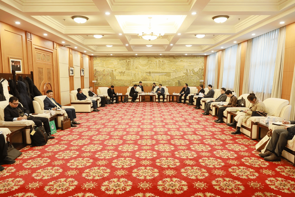 越南民族委員會副主任一行來校訪問