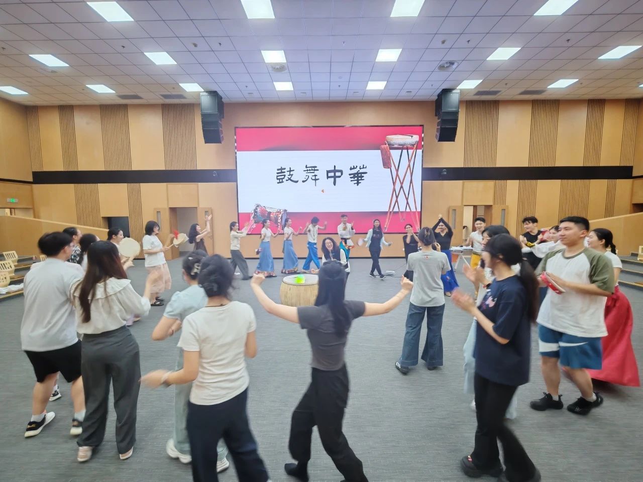 “從延安走來 舞動百年風華”紅舞臺實驗劇場 ——慶祝中國共產黨成立104周年系列活動